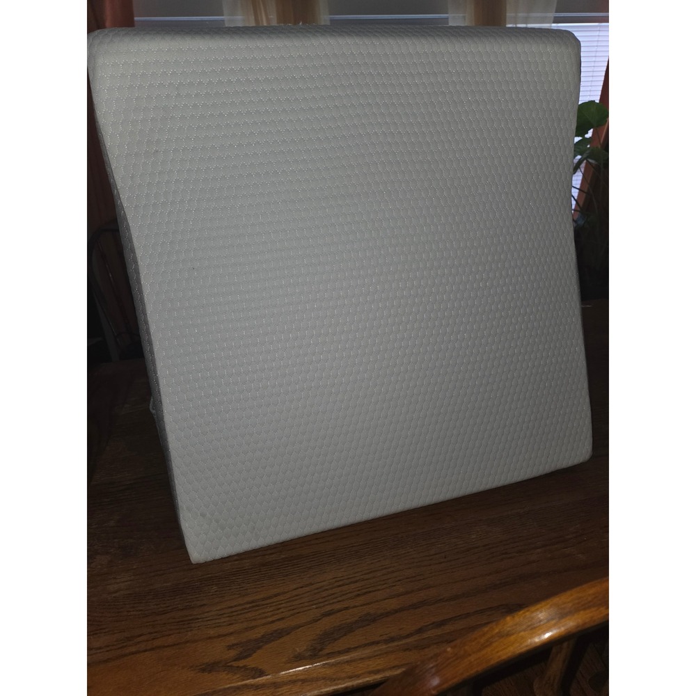 Milliard Bed Wedge Pillow Memory Foam Support with Pockets White Grey